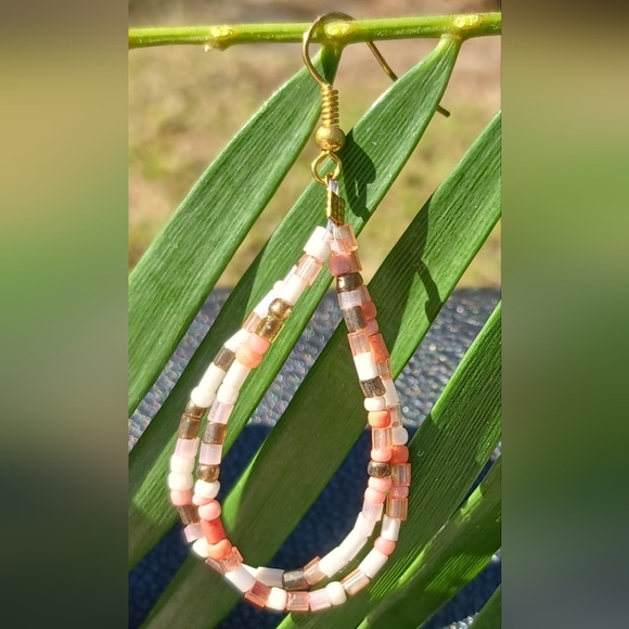 2 items Memory Coil Bracelet & Bead Earring Pink, Rose, Brown & Coral colors - Picture 15 of 15